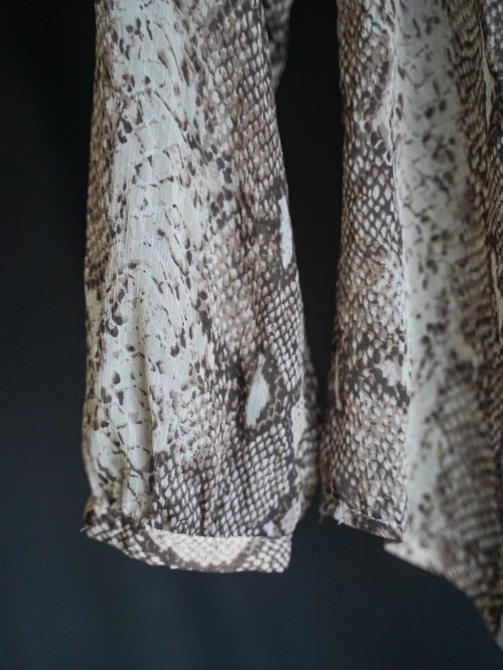 Banana Republic Petite XXS Women's Snakeskin Print Long Sleeve Blouse - Picture 8 of 11